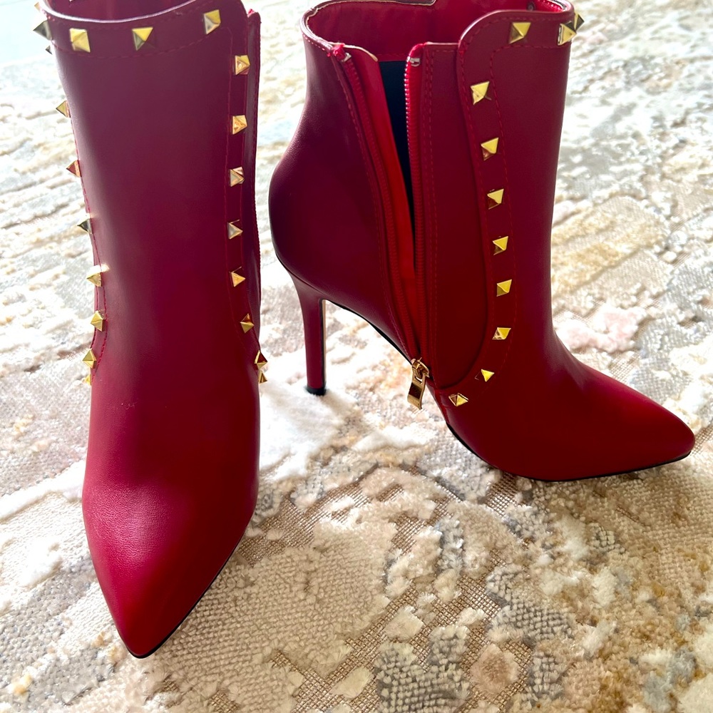 Nicole Miller Wally Booties Size 7.5